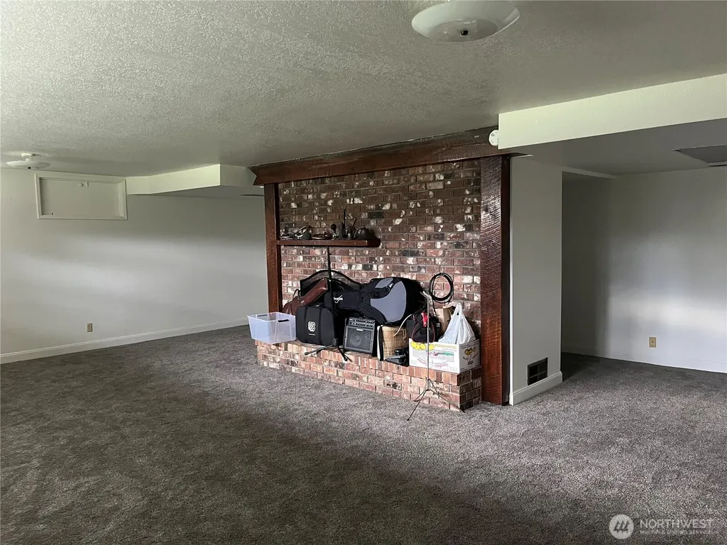 615 Arrowhead Road Camano Island WA 98282