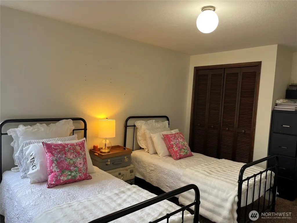 615 Arrowhead Road Camano Island WA 98282