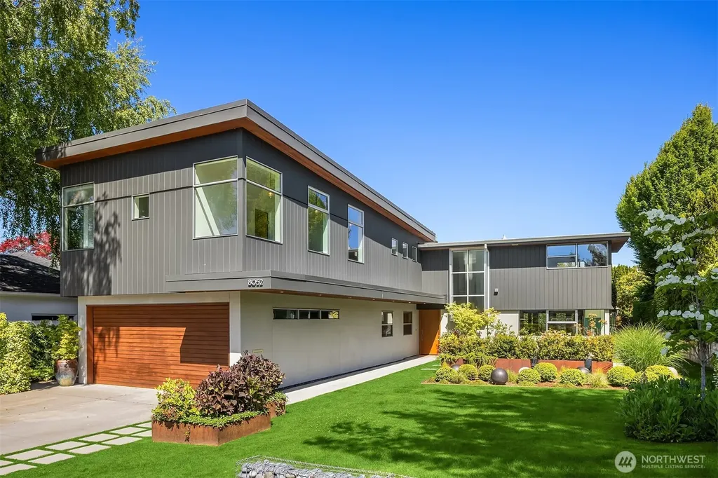 8052 Ridge Drive NE Seattle WA 98115