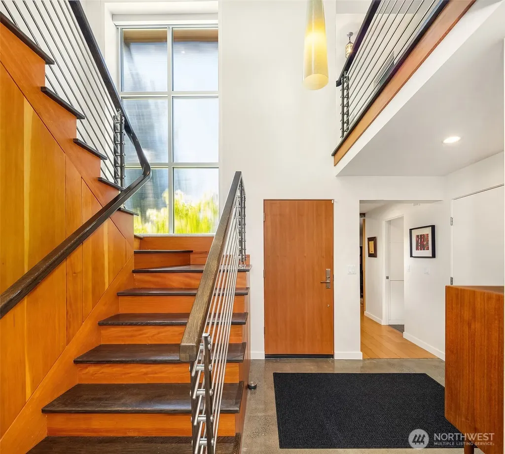 8052 Ridge Drive NE Seattle WA 98115