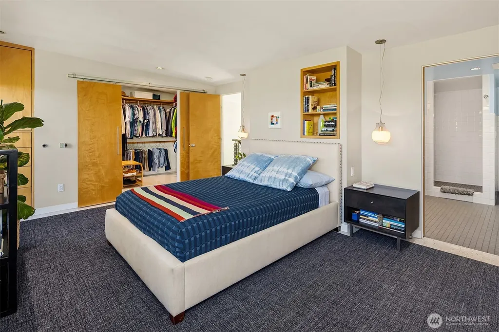8052 Ridge Drive NE Seattle WA 98115
