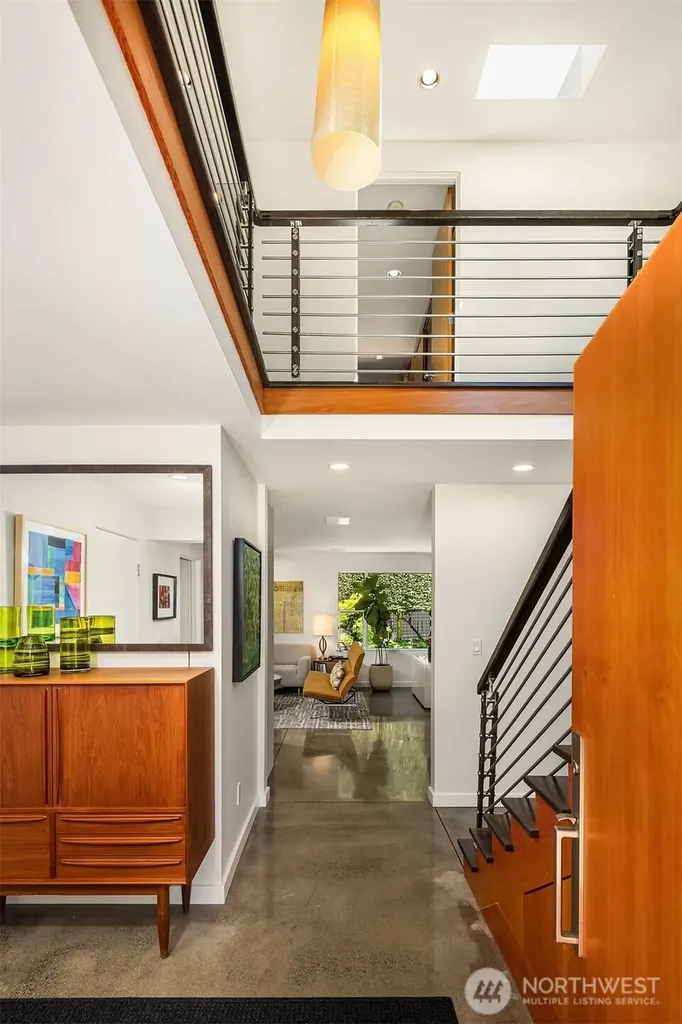 8052 Ridge Drive NE Seattle WA 98115