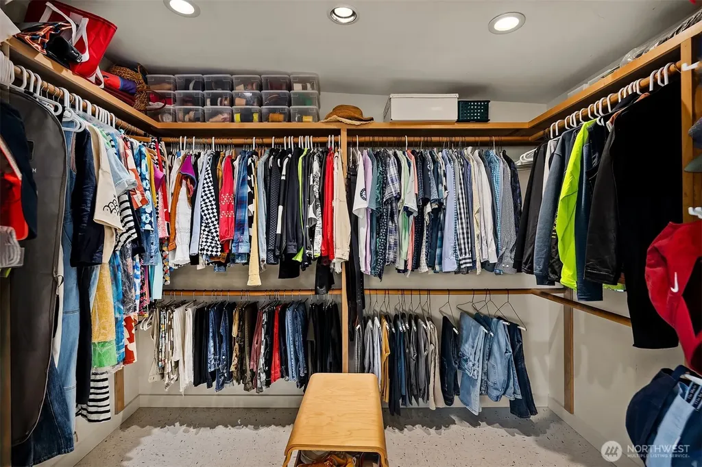 8052 Ridge Drive NE Seattle WA 98115