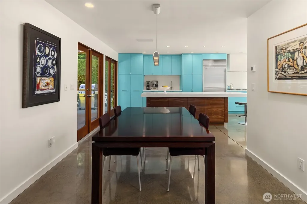 8052 Ridge Drive NE Seattle WA 98115