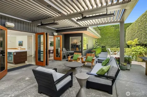 8052 Ridge Drive NE Seattle WA 98115