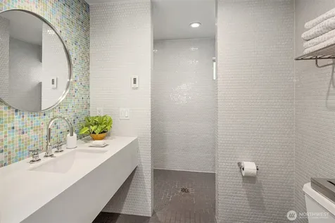 8052 Ridge Drive NE Seattle WA 98115