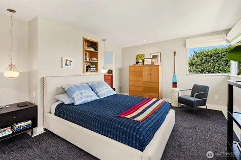 8052 Ridge Drive NE Seattle WA 98115