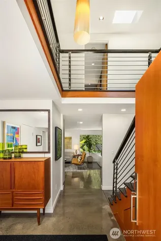 8052 Ridge Drive NE Seattle WA 98115