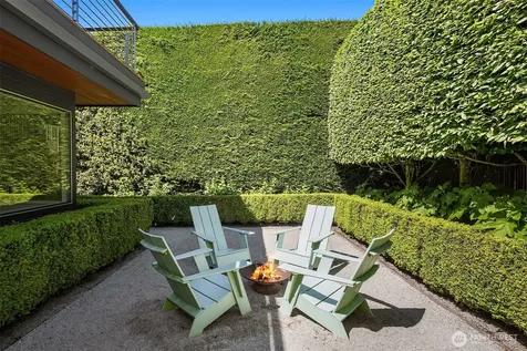 8052 Ridge Drive NE Seattle WA 98115