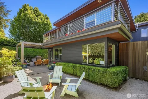 8052 Ridge Drive NE Seattle WA 98115