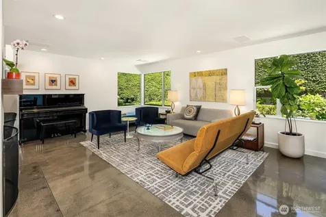 8052 Ridge Drive NE Seattle WA 98115