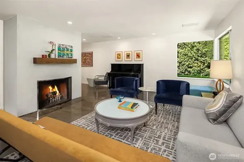 8052 Ridge Drive NE Seattle WA 98115