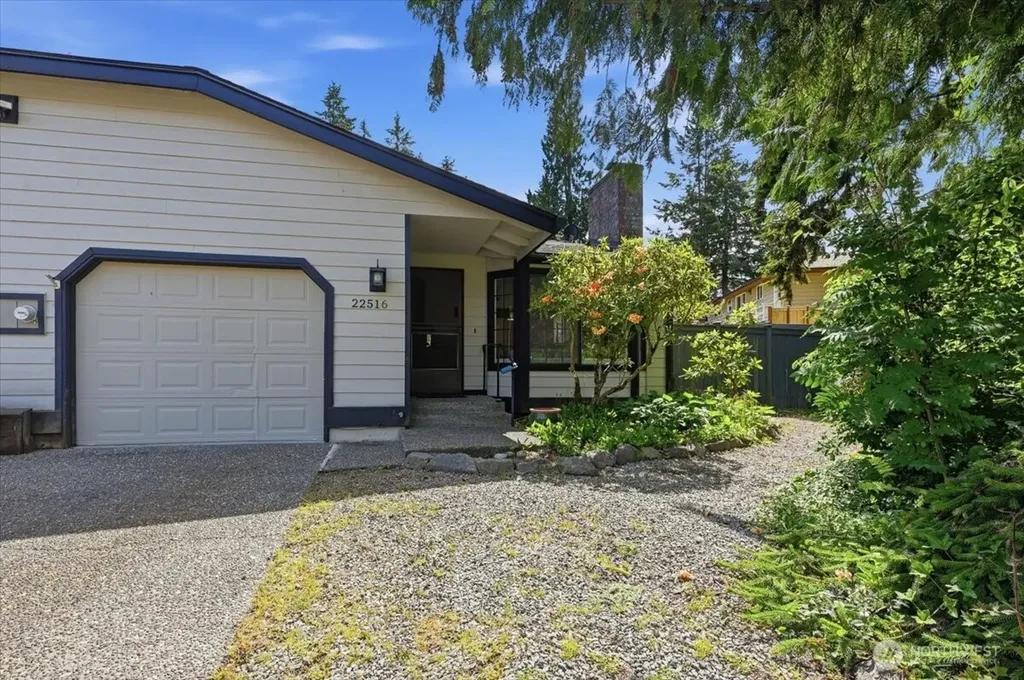 22516 88th Avenue W Edmonds WA 98026