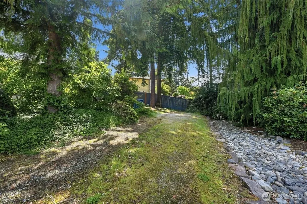 22516 88th Avenue W Edmonds WA 98026