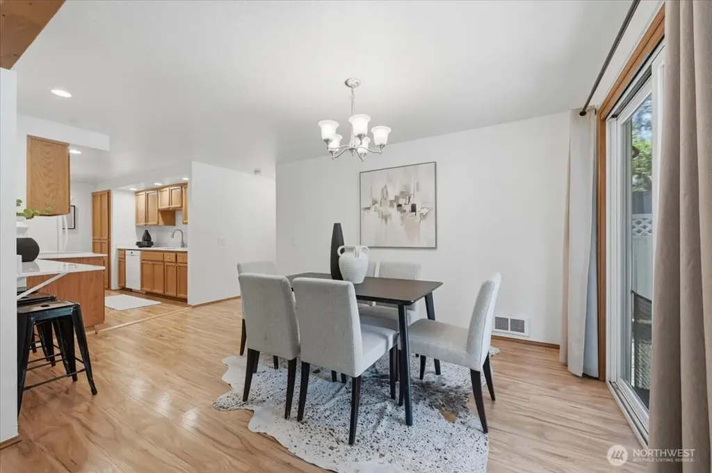 22516 88th Avenue W Edmonds WA 98026