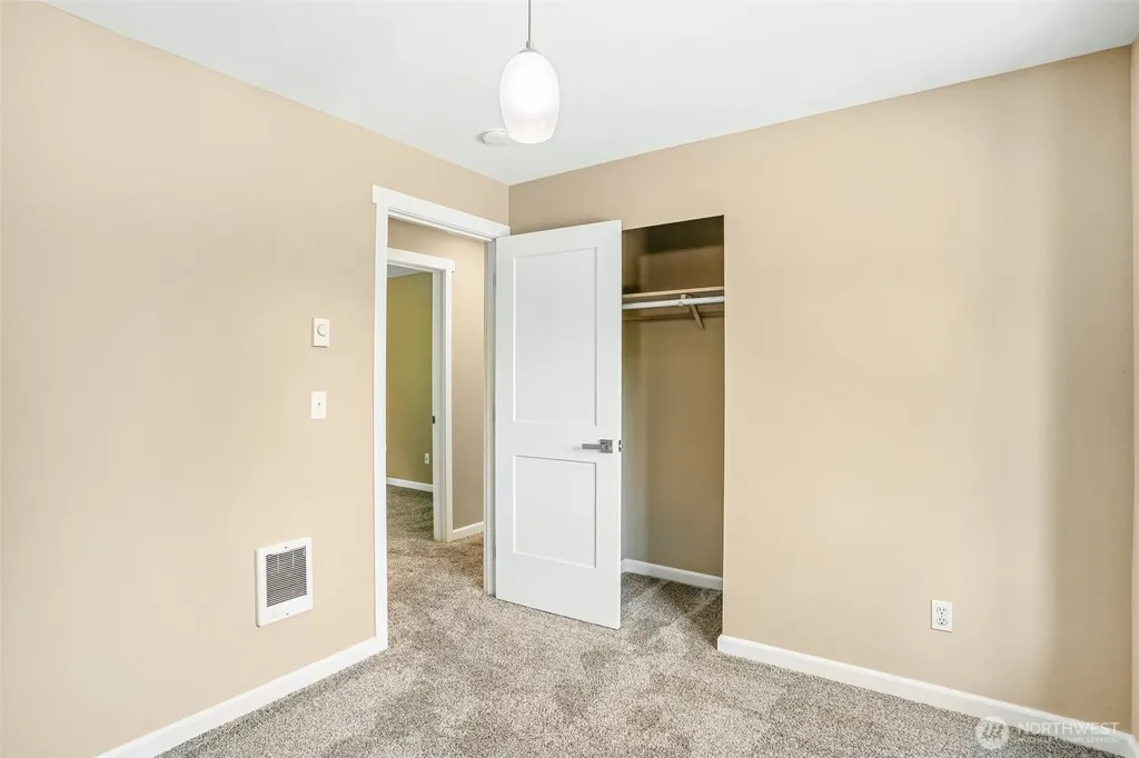 26555 220th Place SE Maple Valley WA 98038
