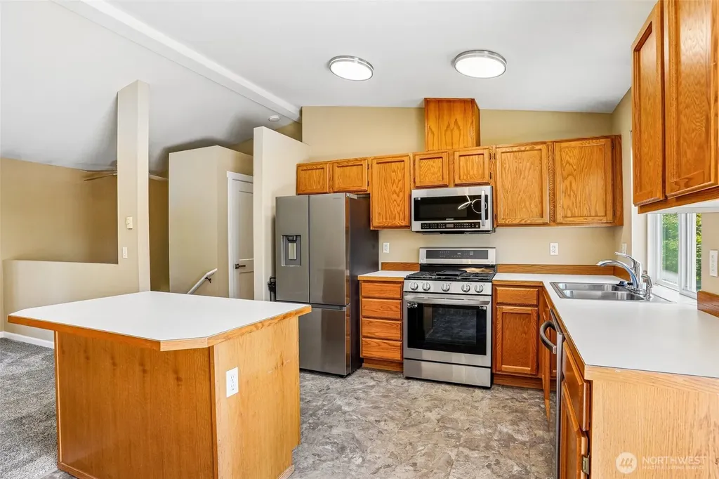 26555 220th Place SE Maple Valley WA 98038
