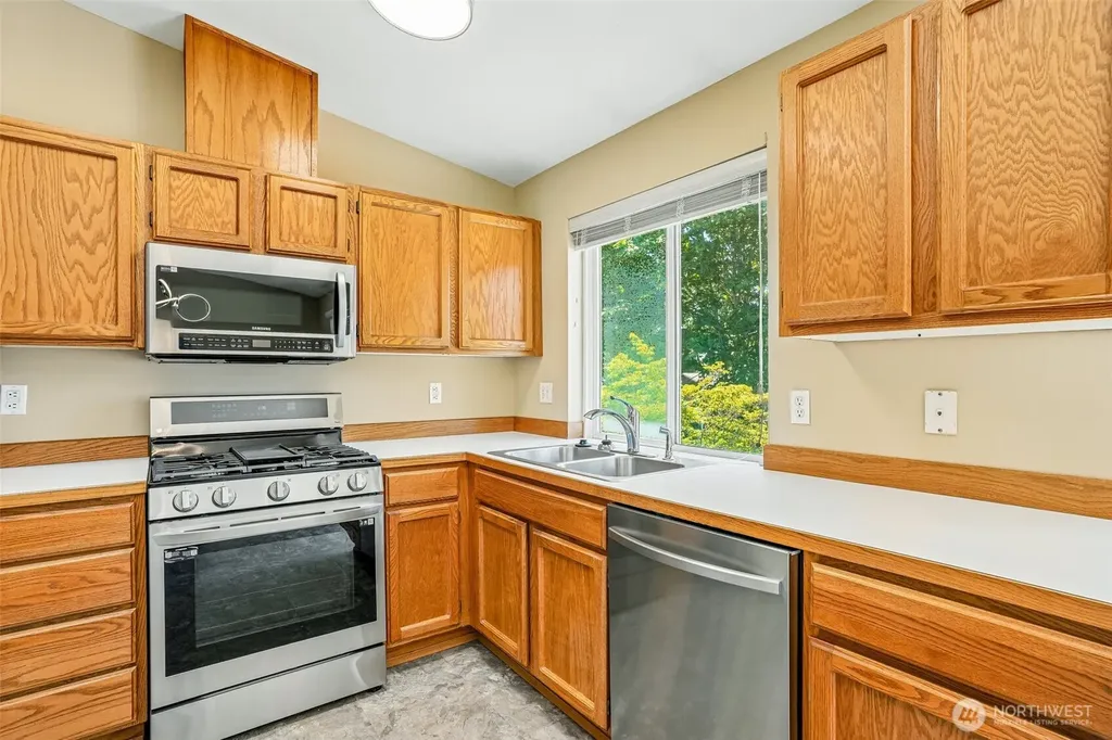 26555 220th Place SE Maple Valley WA 98038