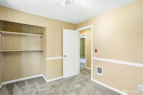 26555 220th Place SE Maple Valley WA 98038