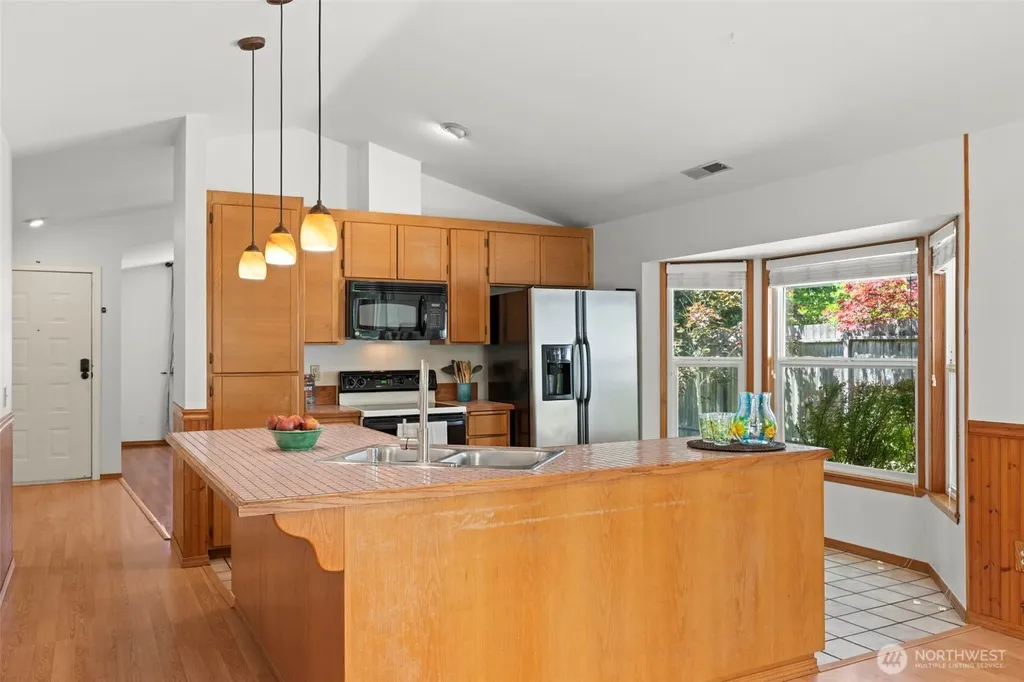 4929 Enetai Avenue NE Tacoma WA 98422