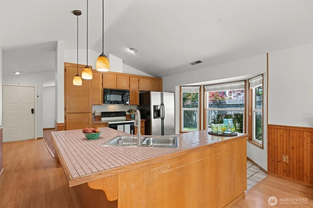 4929 Enetai Avenue NE Tacoma WA 98422