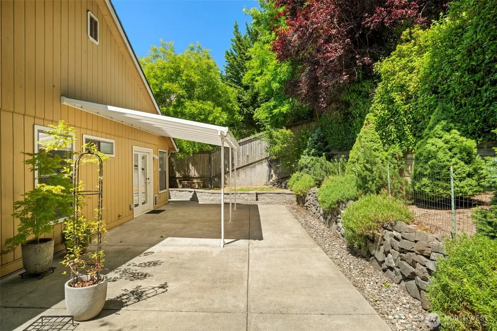 4929 Enetai Avenue NE Tacoma WA 98422