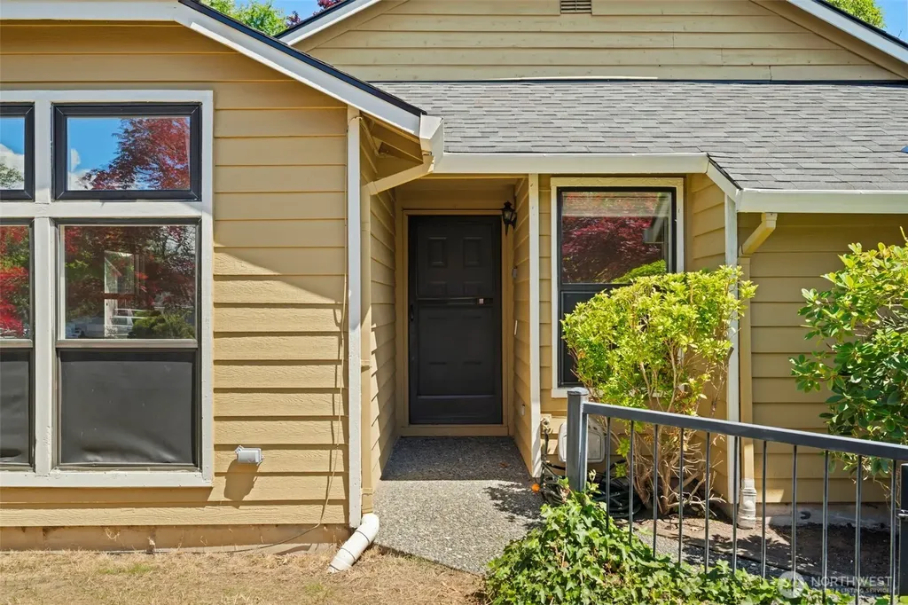 4929 Enetai Avenue NE Tacoma WA 98422