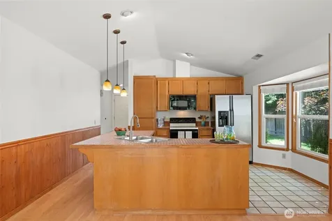 4929 Enetai Avenue NE Tacoma WA 98422