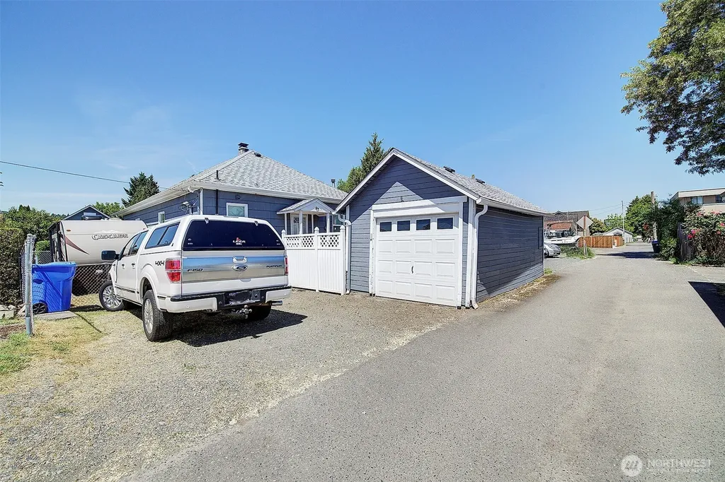 320 Williams Avenue N Renton WA 98057
