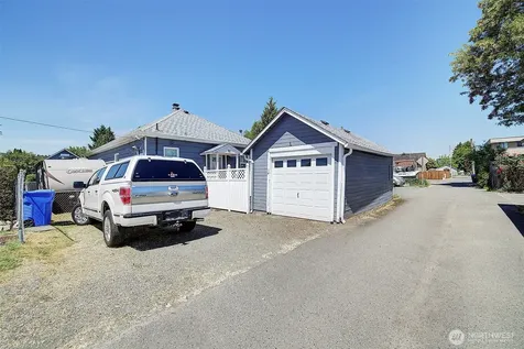320 Williams Avenue N Renton WA 98057