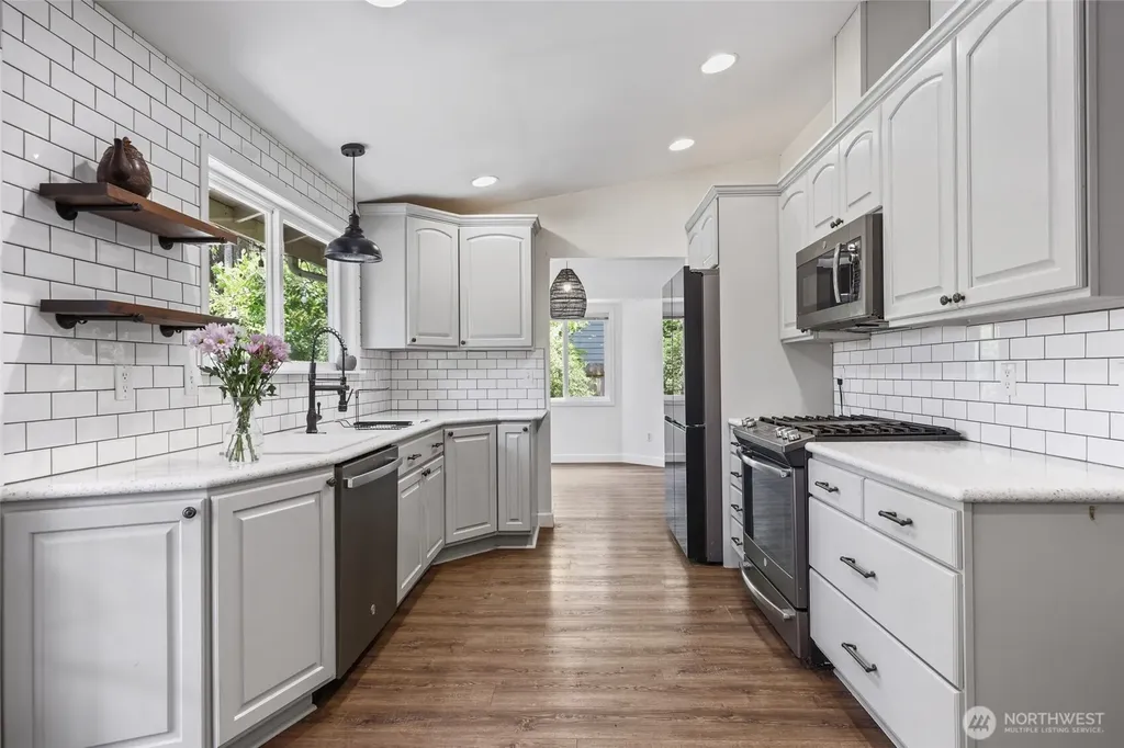 8440 Homestead Avenue NE Olympia WA 98516