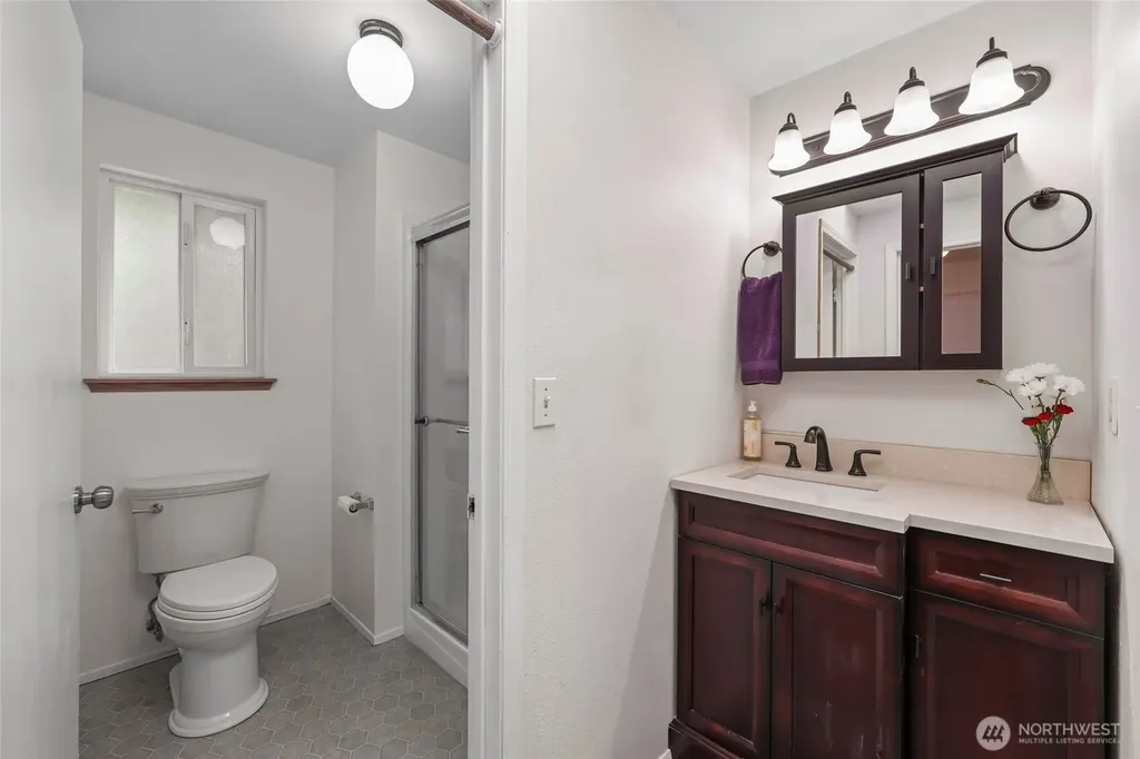 8440 Homestead Avenue NE Olympia WA 98516