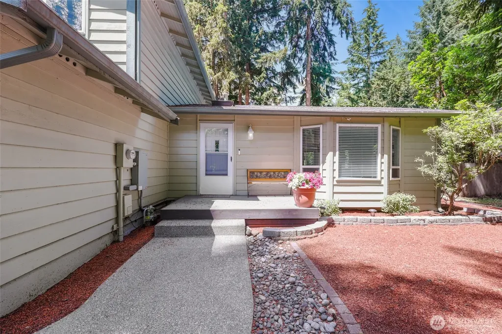 8440 Homestead Avenue NE Olympia WA 98516
