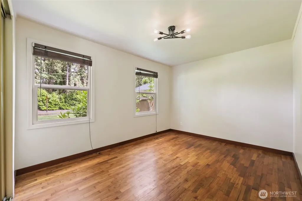 10004 Lake Steilacoom Drive SW Lakewood WA 98498