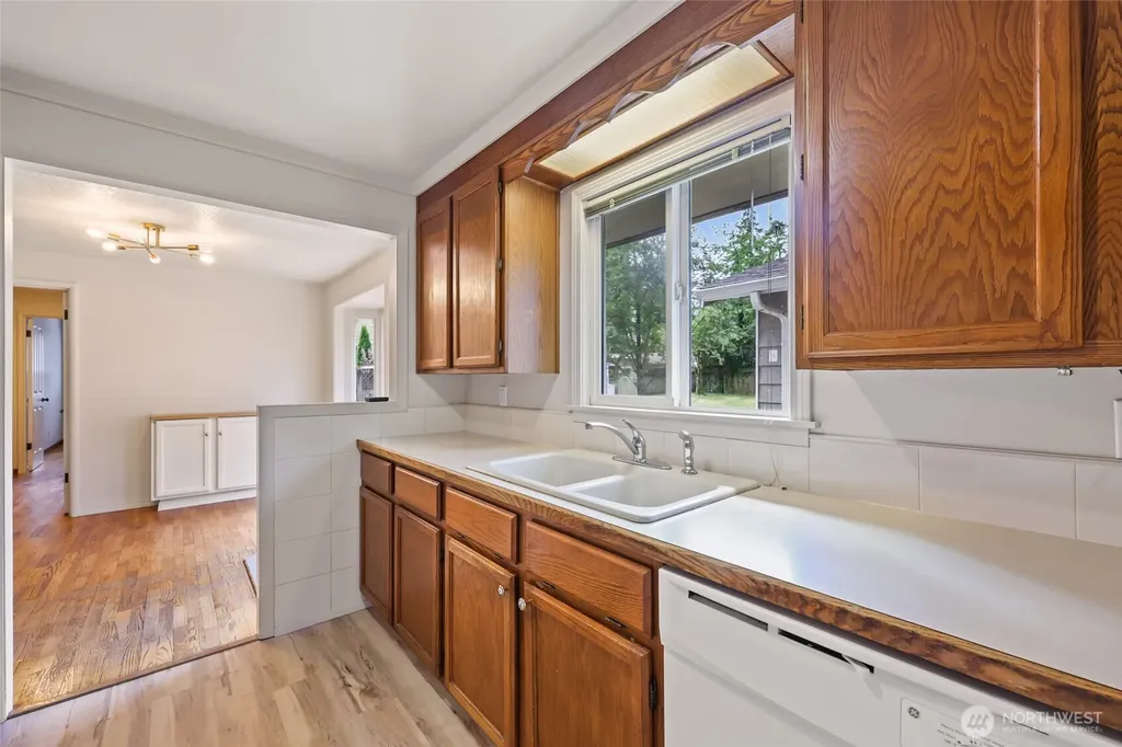 10004 Lake Steilacoom Drive SW Lakewood WA 98498