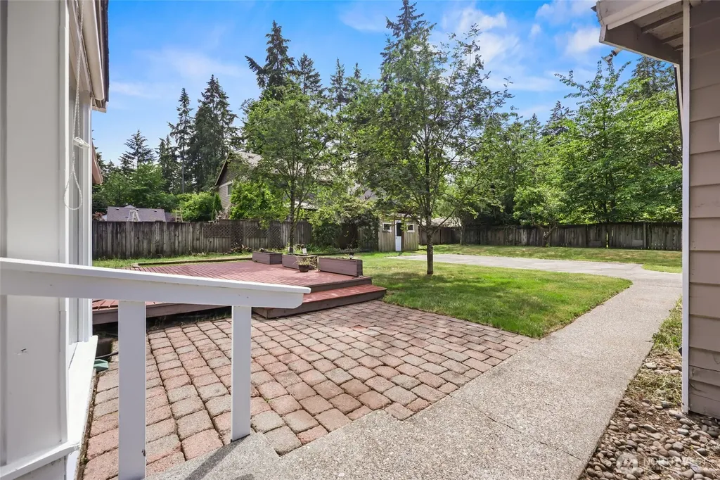 10004 Lake Steilacoom Drive SW Lakewood WA 98498