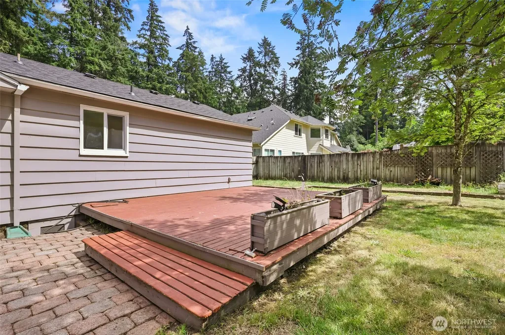 10004 Lake Steilacoom Drive SW Lakewood WA 98498