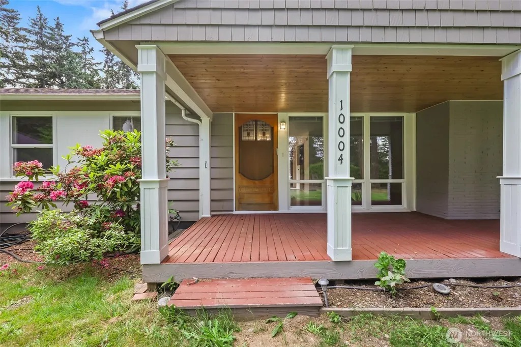 10004 Lake Steilacoom Drive SW Lakewood WA 98498