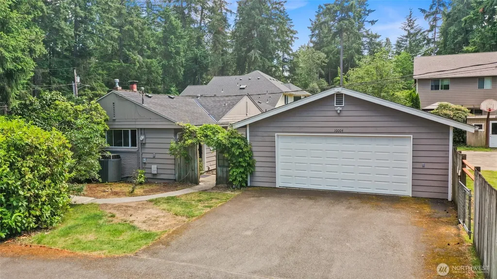 10004 Lake Steilacoom Drive SW Lakewood WA 98498