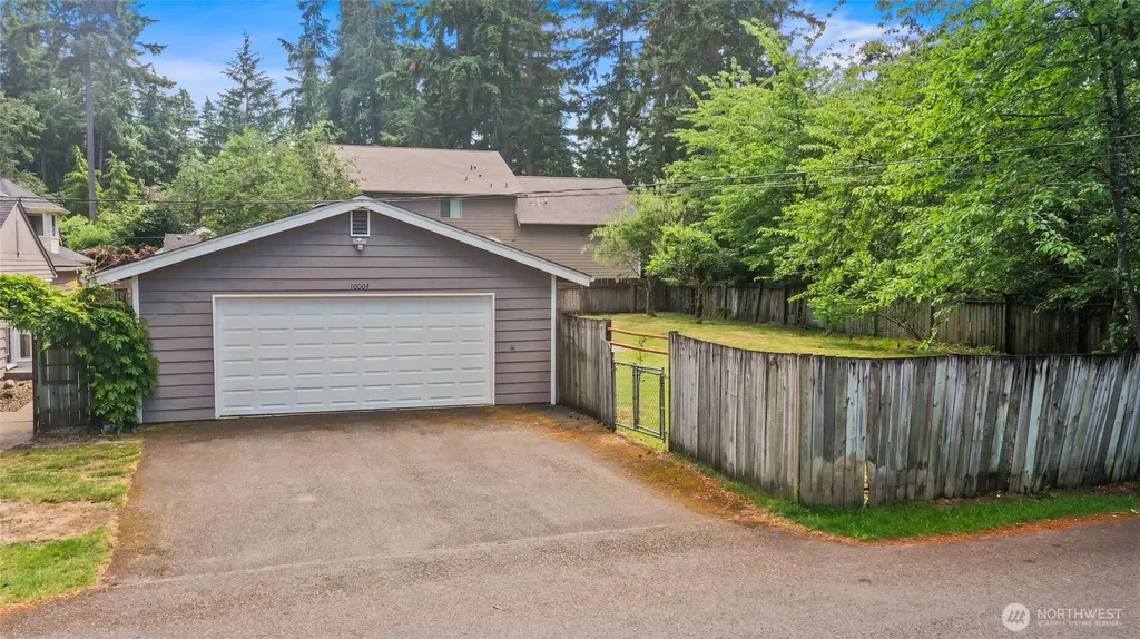 10004 Lake Steilacoom Drive SW Lakewood WA 98498