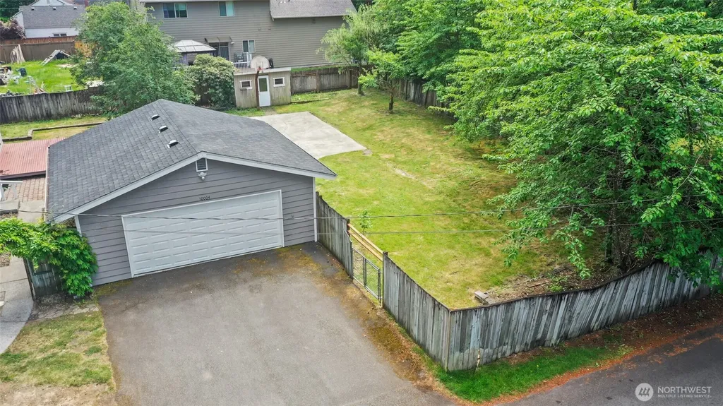 10004 Lake Steilacoom Drive SW Lakewood WA 98498