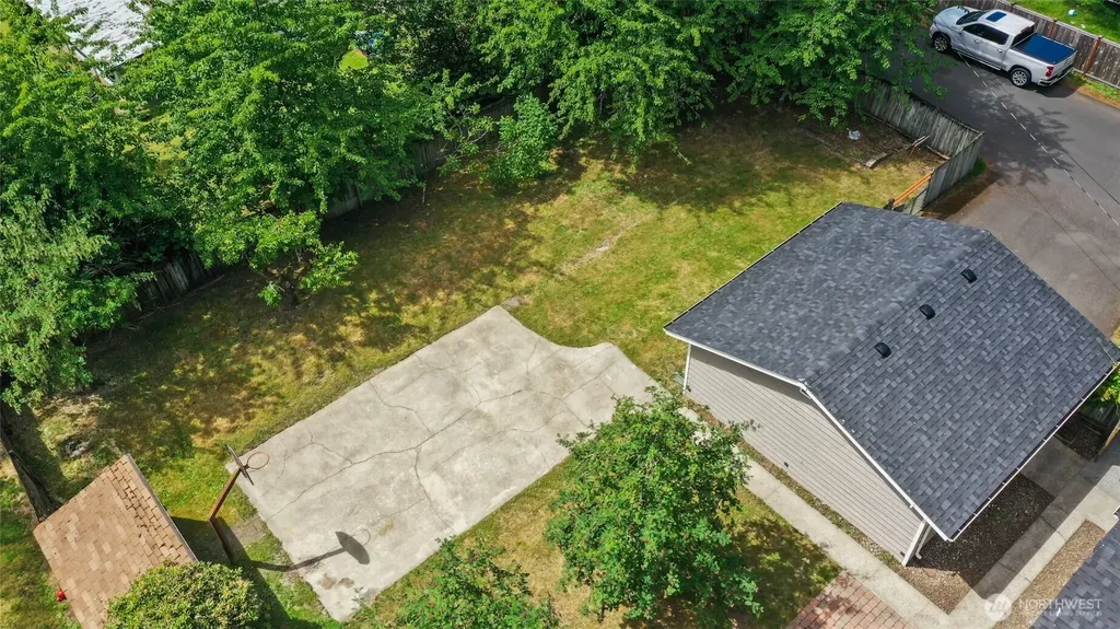 10004 Lake Steilacoom Drive SW Lakewood WA 98498