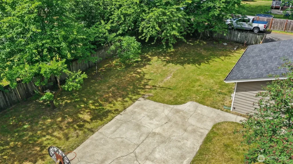 10004 Lake Steilacoom Drive SW Lakewood WA 98498