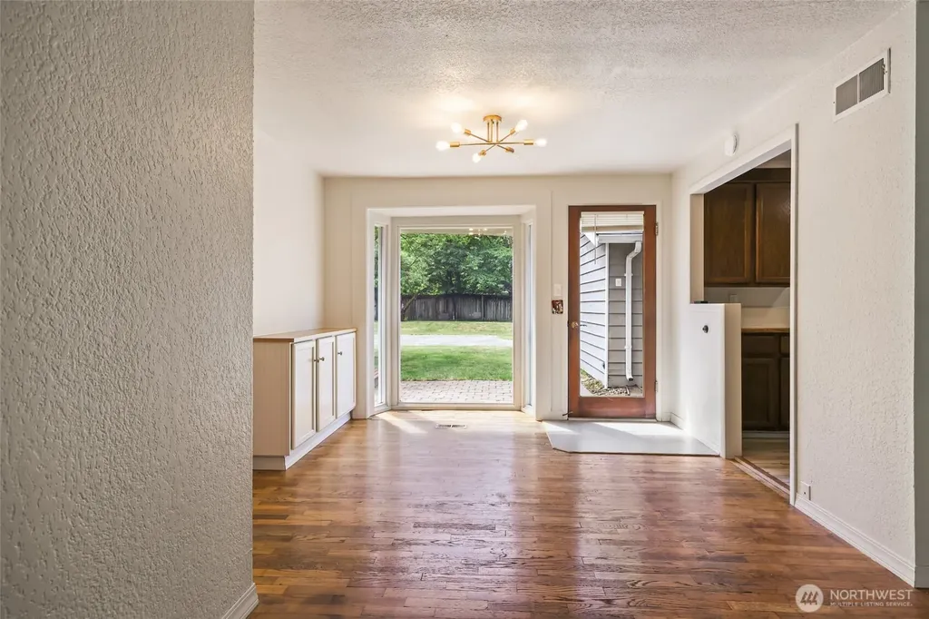 10004 Lake Steilacoom Drive SW Lakewood WA 98498