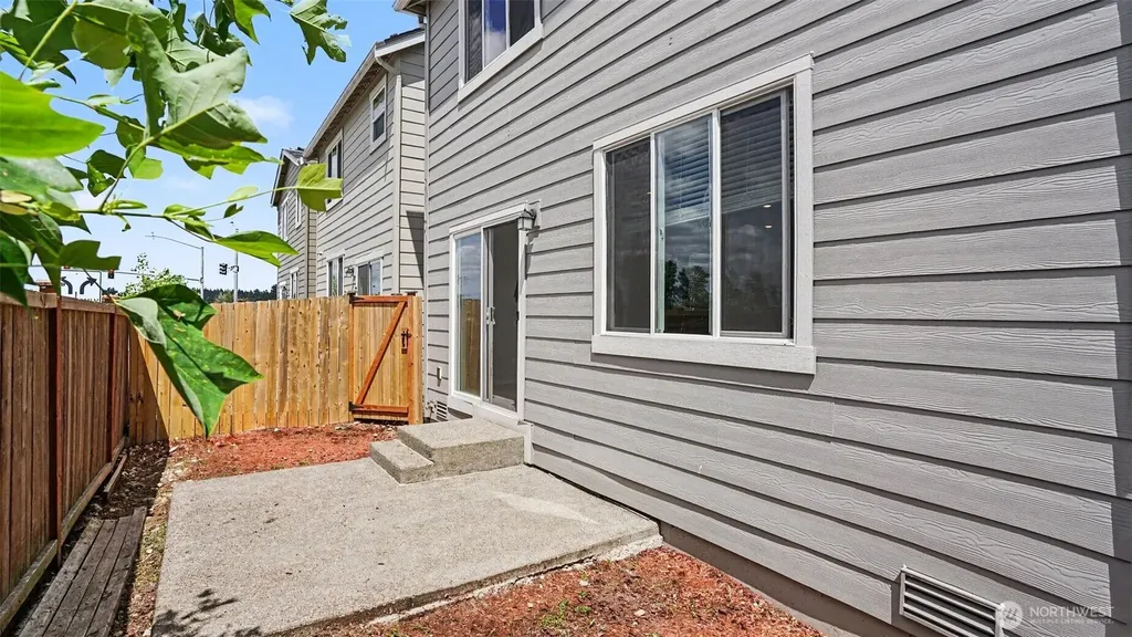 18220 110th Avenue E Puyallup WA 98374