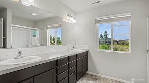 18220 110th Avenue E Puyallup WA 98374