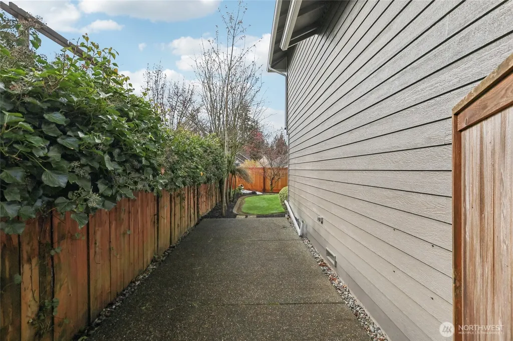21611 SE 257th Place Maple Valley WA 98038