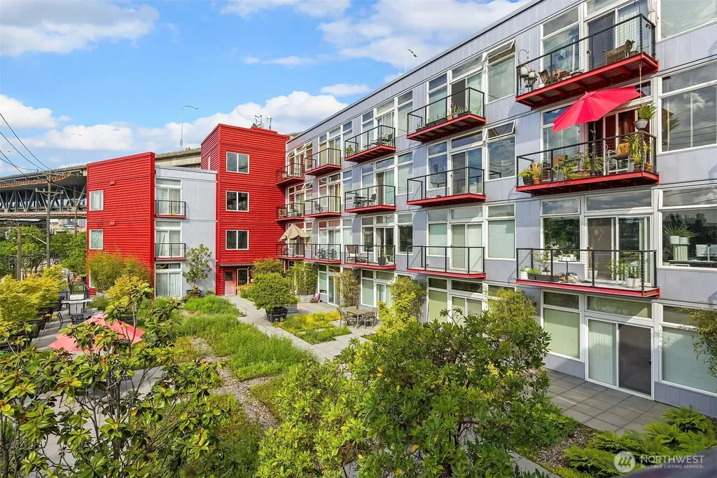 2960 Eastlake Avenue E Seattle WA 98102