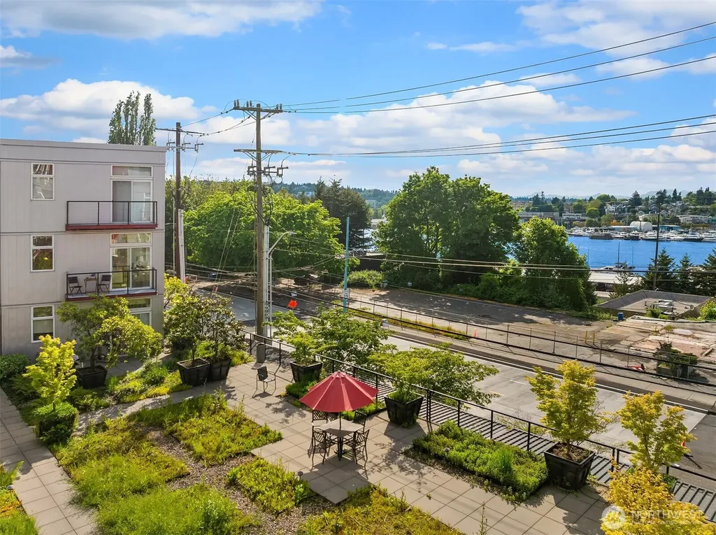 2960 Eastlake Avenue E Seattle WA 98102
