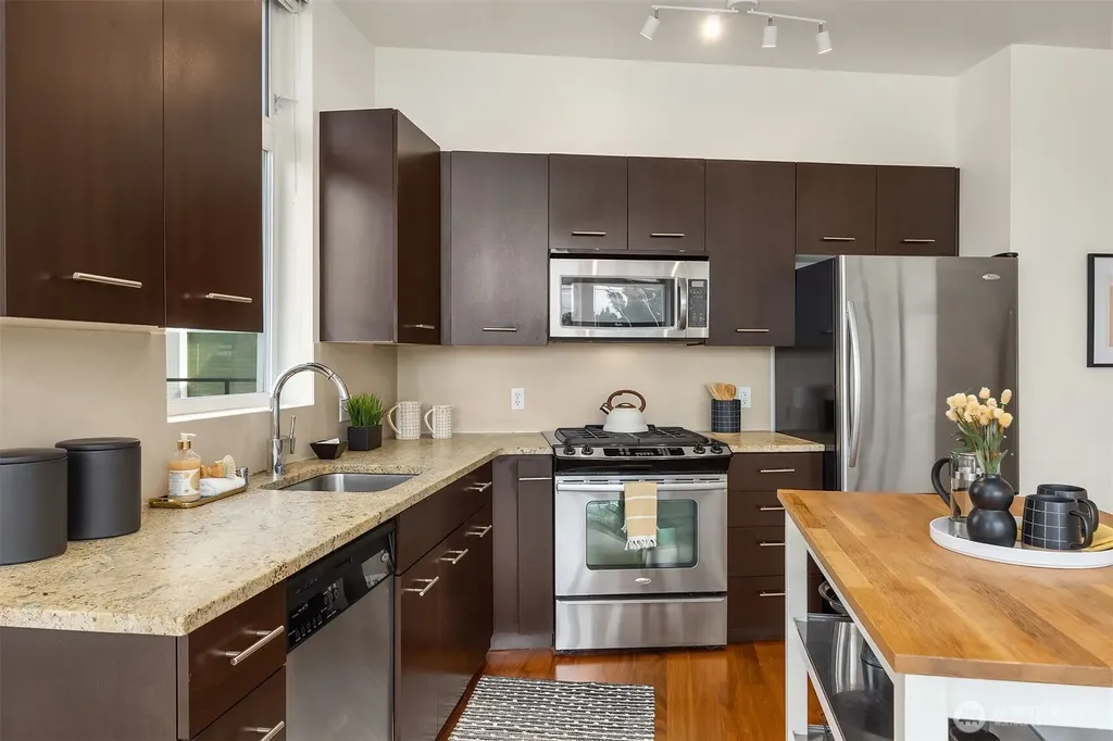 2960 Eastlake Avenue E Seattle WA 98102